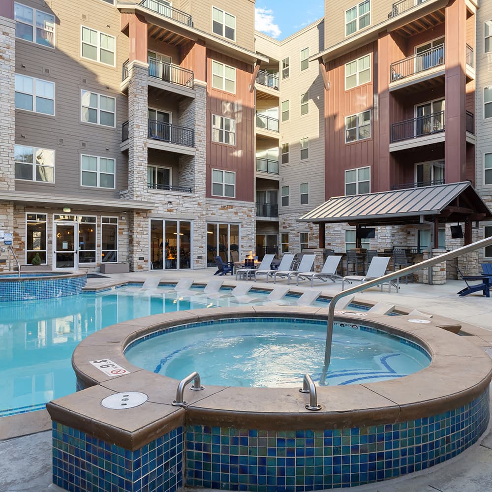Hot-Tub-01-Stadium-Apartments-Fort-Collins-CO-12